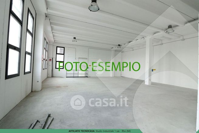 Capannone in commerciale in Via Gioacchino Rossini 22
