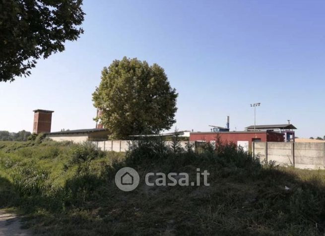 Capannone in commerciale in Strada Pavese 1200