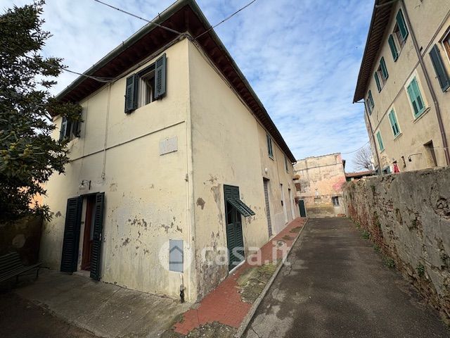 Villetta a schiera in residenziale in Via Chiostra Bassa 1