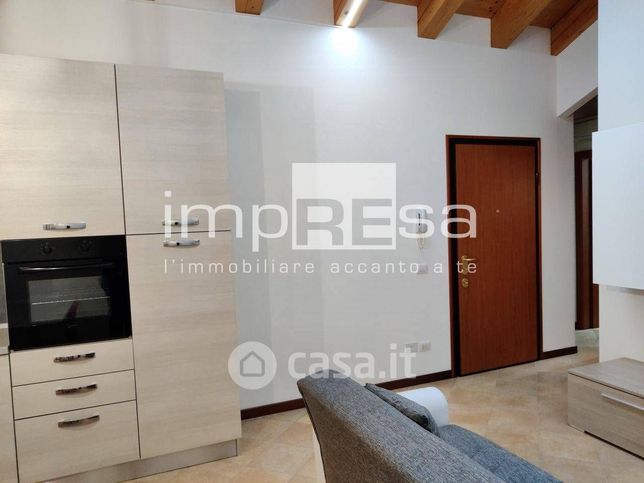 Appartamento in residenziale in Via Pasubio