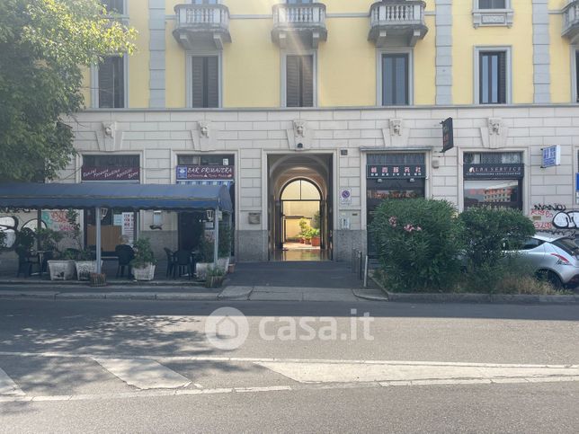 Box/posto auto in residenziale in Via Breno