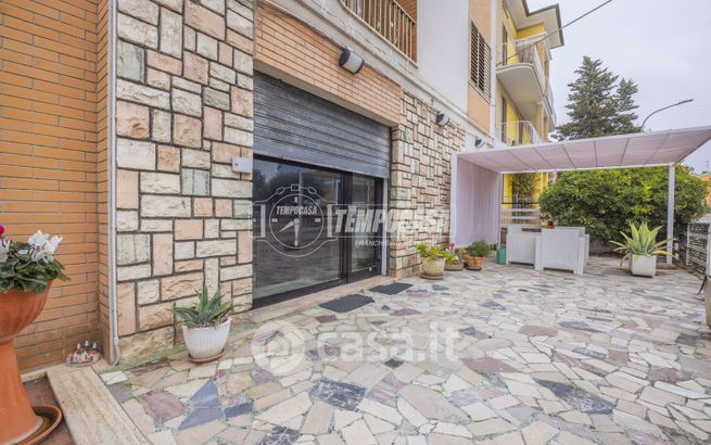 Capannone in commerciale in Via Panette