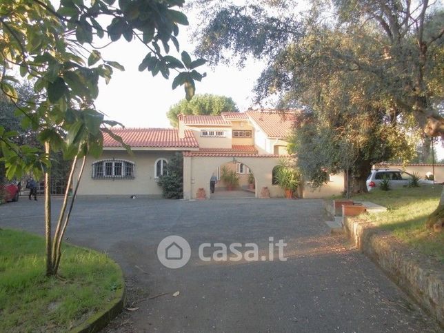 Appartamento in residenziale in Via Umberto Pavoni 5