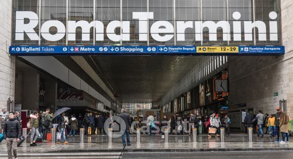 Attivitã /licenza (con o senza mura) in commerciale in Largo Giovanni Montemartini 20