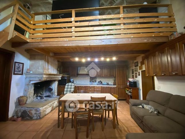 Casa indipendente in residenziale in Via Cesare Battisti 3