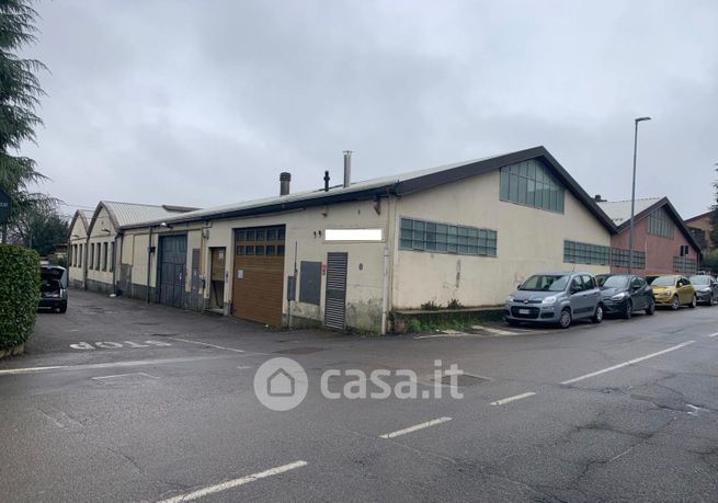 Capannone in commerciale in Via Pinerolo 2