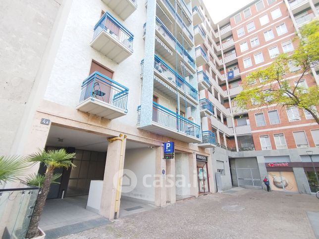 Box/posto auto in residenziale in Piazza Antonio Gramsci 4 A