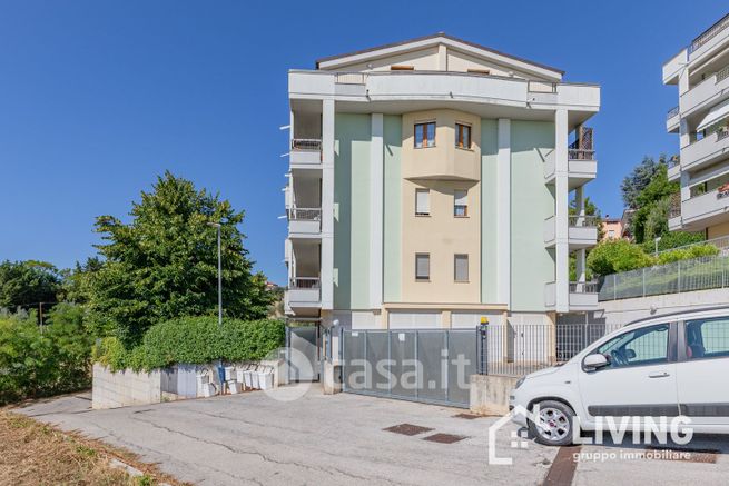 Appartamento in residenziale in Via Perosina 9