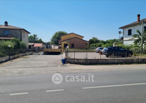 Garage/posto auto in residenziale in Via Trasimeno