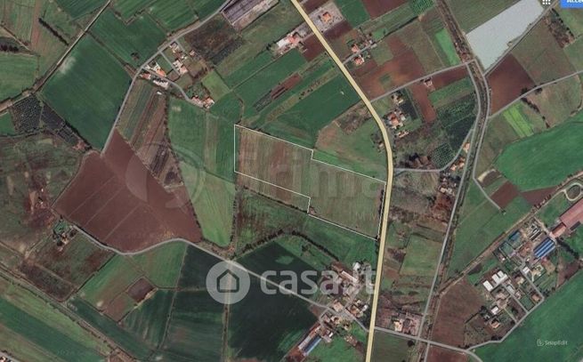 Terreno agricolo in commerciale in 