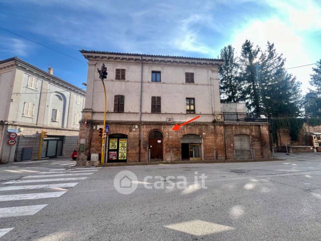 Casa indipendente in residenziale in Viale IV Novembre 107