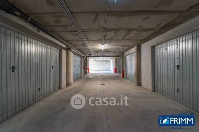 Garage/posto auto in residenziale in Via Ada Negri