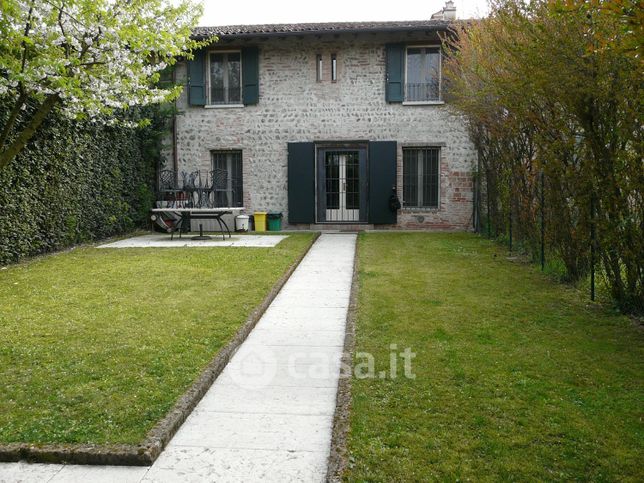 Casa indipendente in residenziale in Via del Santellone