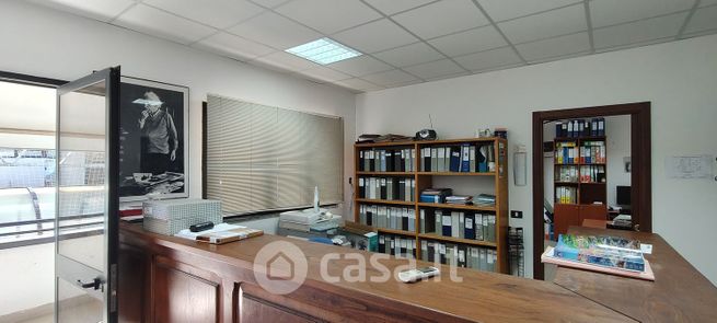 Ufficio in commerciale in Via de Barberi 108