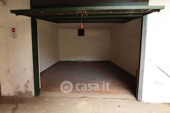 Box/posto auto in residenziale in Via Amerigo Vespucci