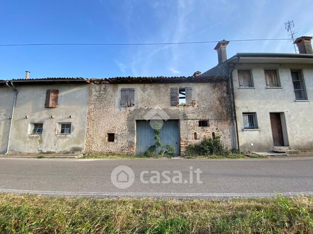 Casa bi/trifamiliare in residenziale in Via Trevignano 60