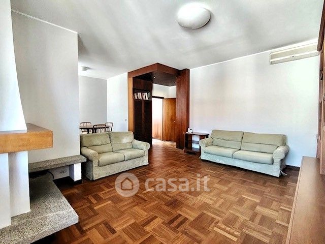 Appartamento in residenziale in Via Carso 5