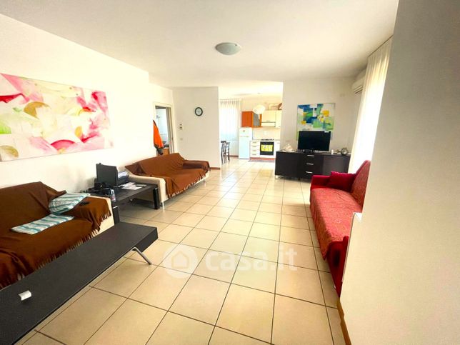 Appartamento in residenziale in Via bassa