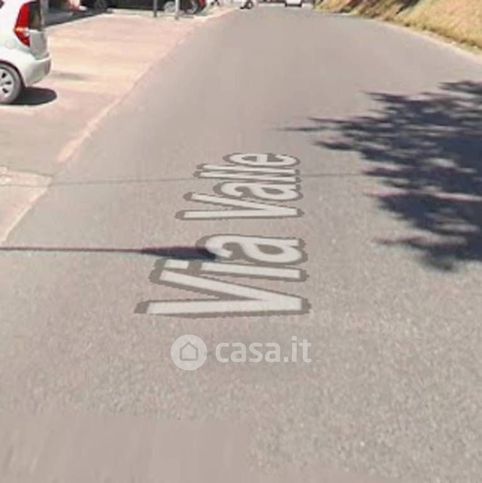 Box/posto auto in residenziale in Via Valle 51