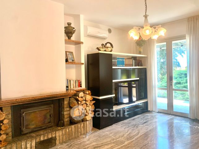 Villa in residenziale in Via Nabucco