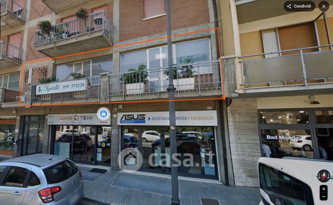 Ufficio in commerciale in Via Piave 15