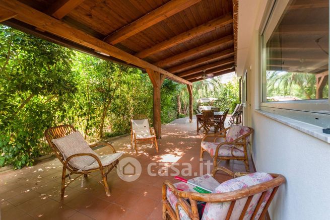 Villa in residenziale in Via Igea 26