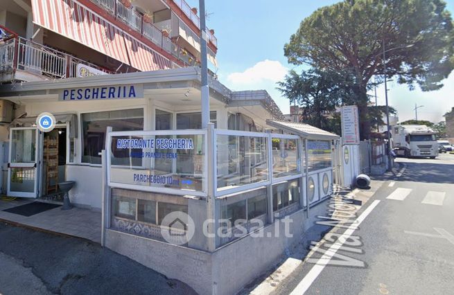 Negozio/locale commerciale in commerciale in Via Garigliano 2