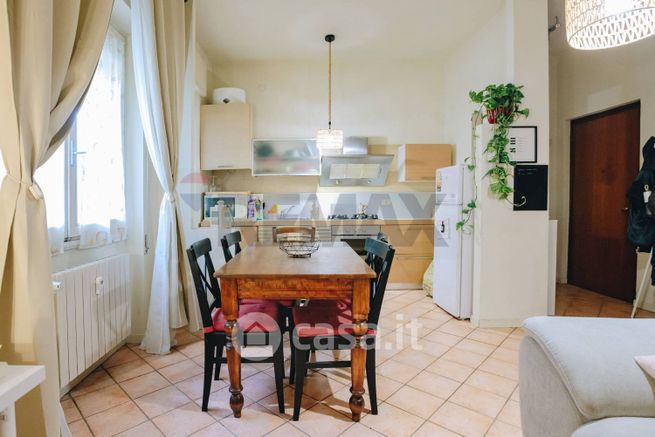 Appartamento in residenziale in Via Ischia 19