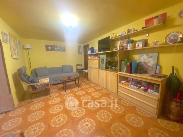 Casa indipendente in residenziale in Via Borgo