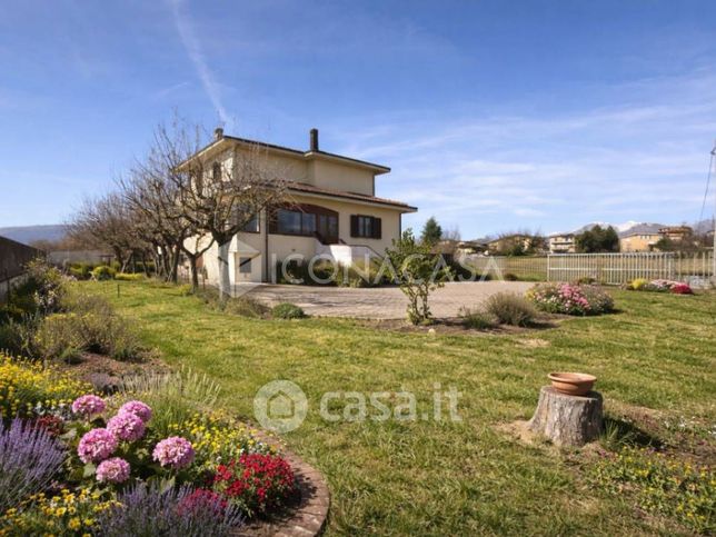 Villa in residenziale in Via B. Ranieri 15