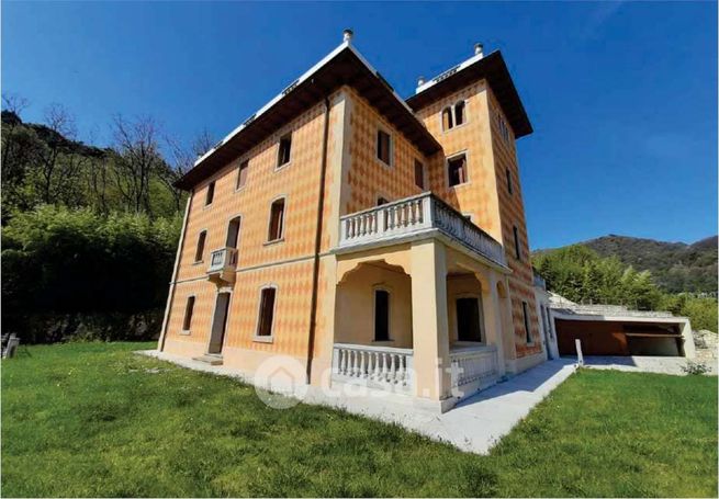 Villa in residenziale in Via San Gottardo 45