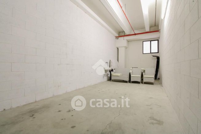 Capannone in commerciale in Via Lemen