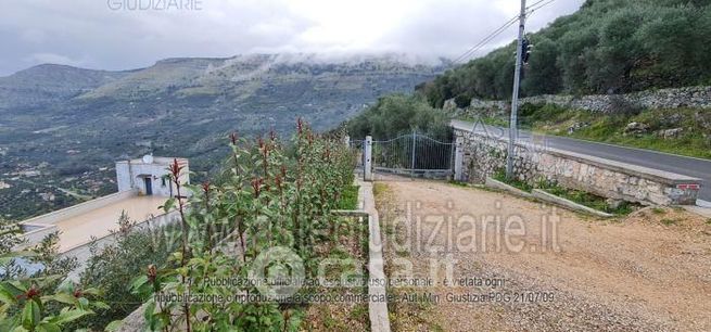 Rustico/casale in residenziale in Via Valle Castagna