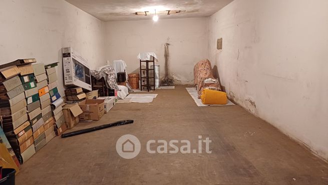 Garage/posto auto in residenziale in Viale Autonomia 111