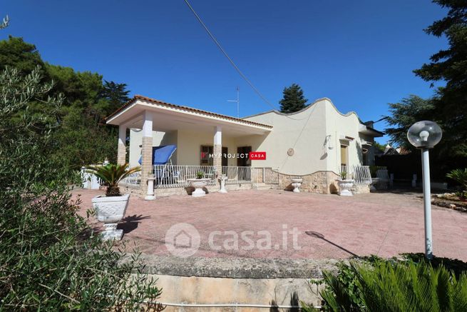 Villa in residenziale in Strada Madonna del Pozzo