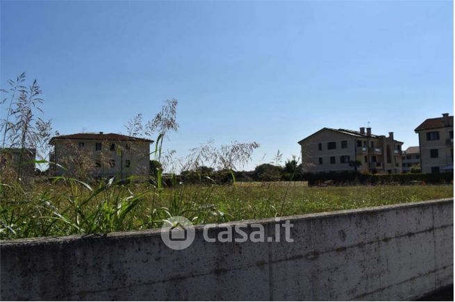 Terreno edificabile in residenziale in Via Giorgio de Chirico