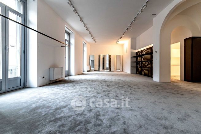 Ufficio in commerciale in Via Senato