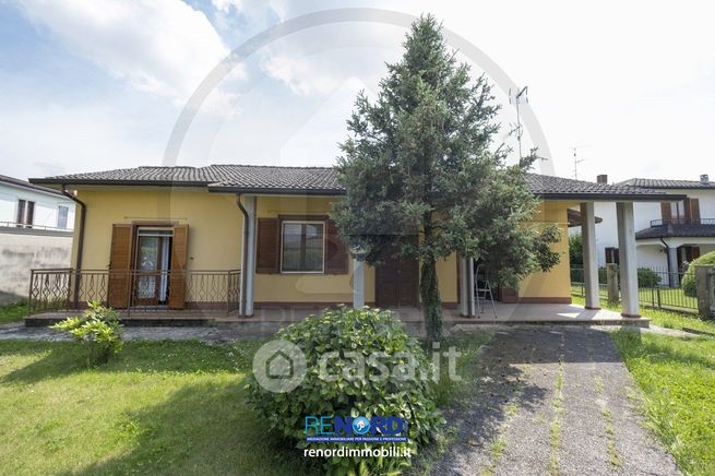 Villa in residenziale in Via Giuseppe Ungaretti 8