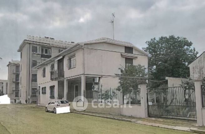 Appartamento in residenziale in Via Giovanni Pascoli 14