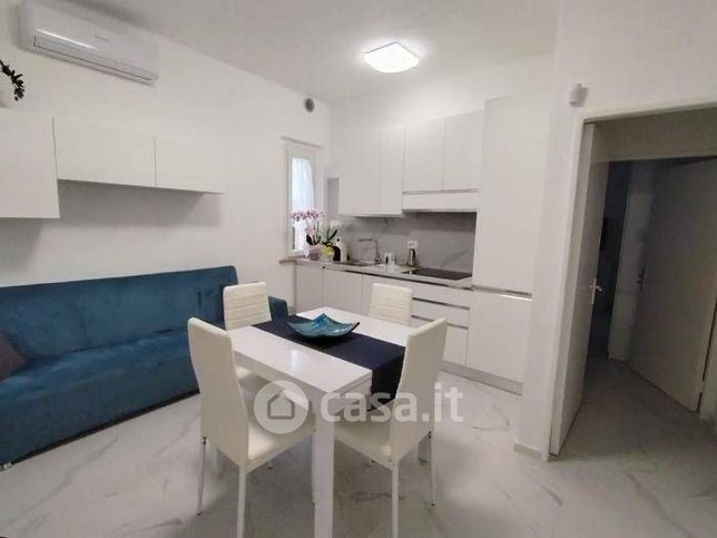 Casa indipendente in residenziale in 