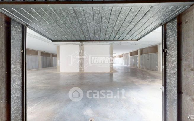 Box/posto auto in residenziale in Via Domenico Cantatore 13