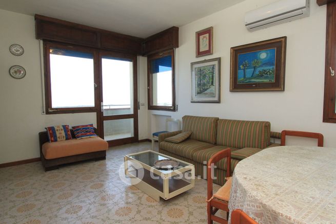 Appartamento in residenziale in Viale Mar Adriatico 27