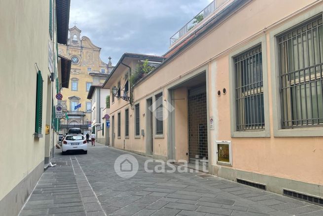 Box/posto auto in residenziale in Via Atto Vannucci