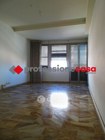 Ufficio in commerciale in Piazza Attias