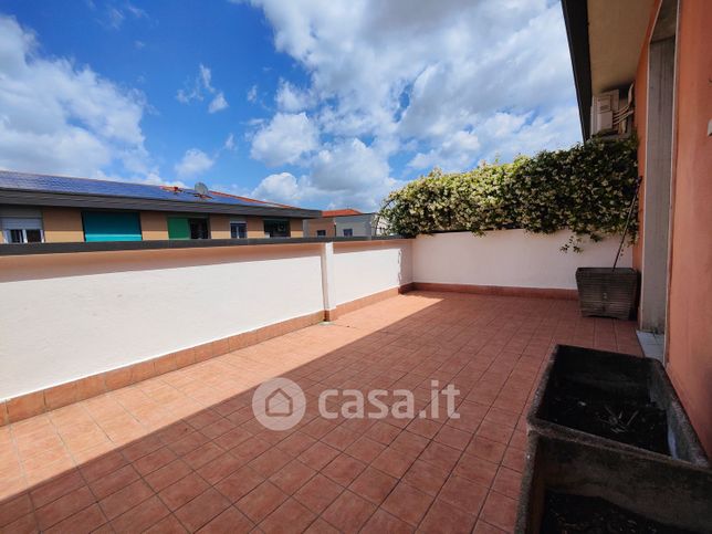 Appartamento in residenziale in Via Eugenio Camerini 8