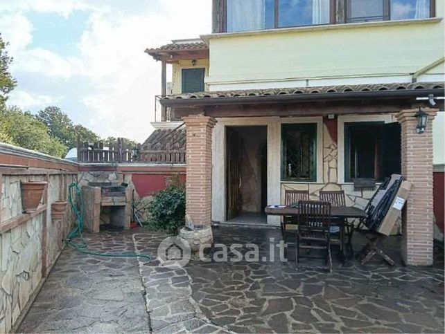 Villa in residenziale in Via Orbetello 35