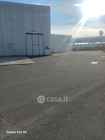 Capannone in commerciale in Via Riccardo Mantero 20