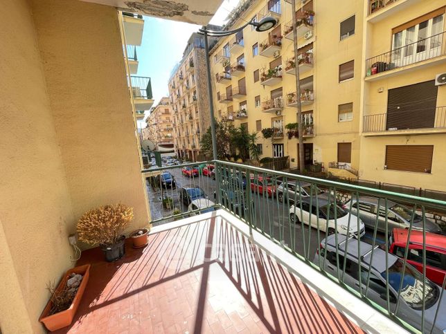 Appartamento in residenziale in Via Simone Cuccia 12