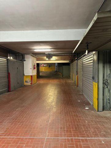 Garage/posto auto in residenziale in Via Nicola Fabrizi 35