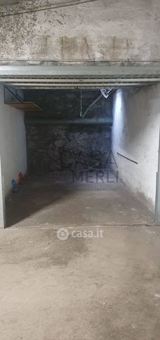 Box/posto auto in residenziale in Via Porta Pretoria 19
